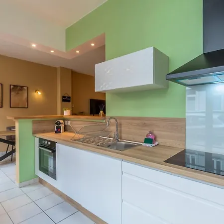 One Bedroom Close To Amenities Roubaix