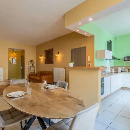 One Bedroom Close To Amenities * Roubaix